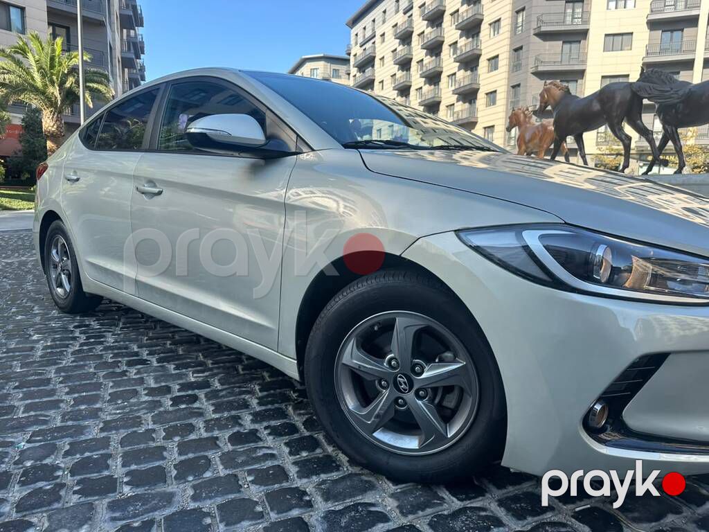 Hyundai Avante, 1.6 L, 2016 il, 137 000 km — Avtomobillər, Bakı (12)