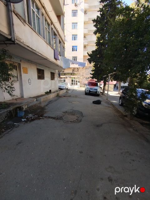 Satılır obyekt 237 m² — Bakı