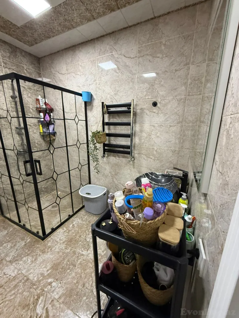 Satılır 3 otaqlı Mənzil Yeni tikili 130 m² Bakı, Yasamal r., İnşaatçılar m., Yeni Yasamal — Mənzil, Bakı (7)
