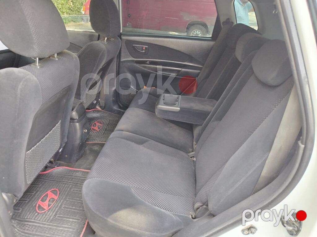 Hyundai Tucson, ağ rəngli kompakt SUV. Texniki və xüsusiyyətlər — Avtomobillər, Bakı (9)