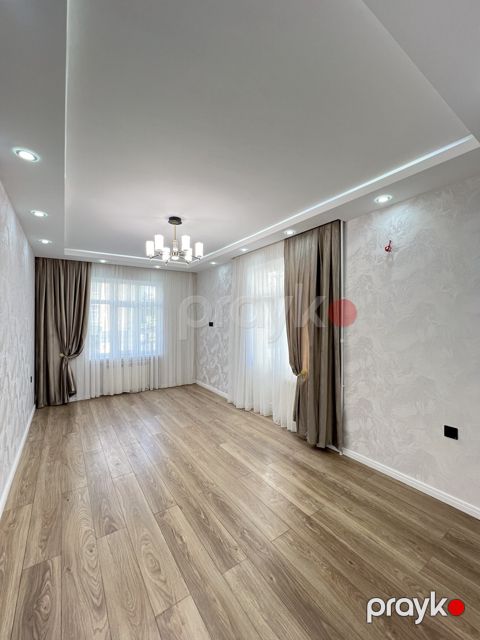 Satılır 2 otaqlı köhnə tikili 65 m² — Bakı