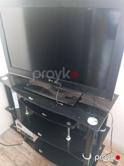 LG televizor + 3 rəfli TV stendi dəsti Məhsul tərkibi: - LG Lcd/led — Saray