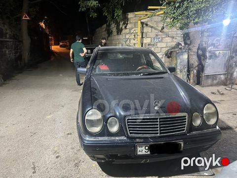 Mercedes E 240, 2.4 L, 1998 il, 442 316 km — Bakı