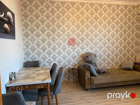 Satılır 2 otaqlı köhnə tikili 88 m² — Bakı