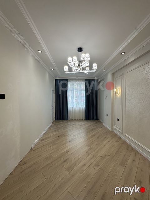 Satılır 2 otaqlı köhnə tikili 61 m²