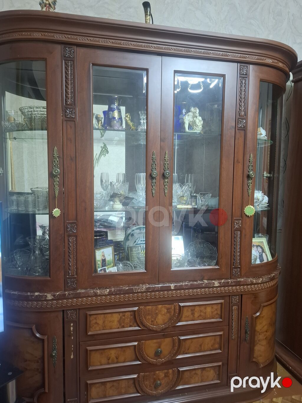 Klassik üslubda vitrin-bufet - Material: ağac karkas, ön hissələrdə — Şkaflar, Bakı (2)