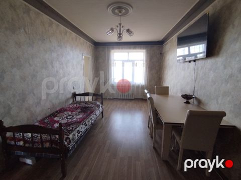 Satılır 2 otaqlı köhnə tikili 50 m² — Bakı