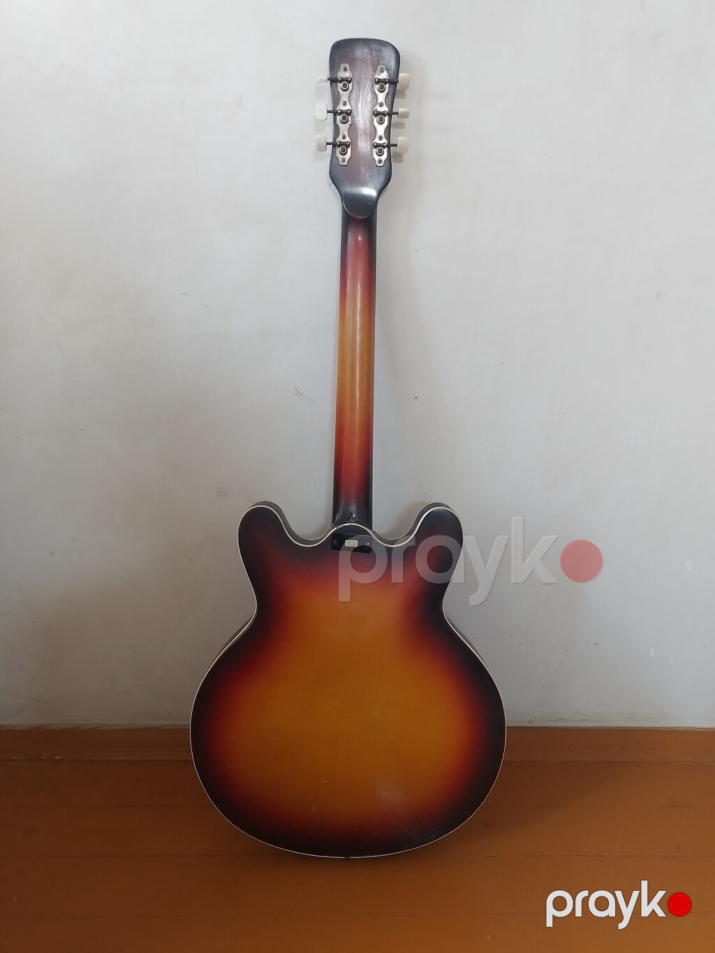 Yarım-akustik elektrik gitara – hollow-body, çift “f” delikli korpus — Gitarlar və digər simli alətlər, Tərtər (2)