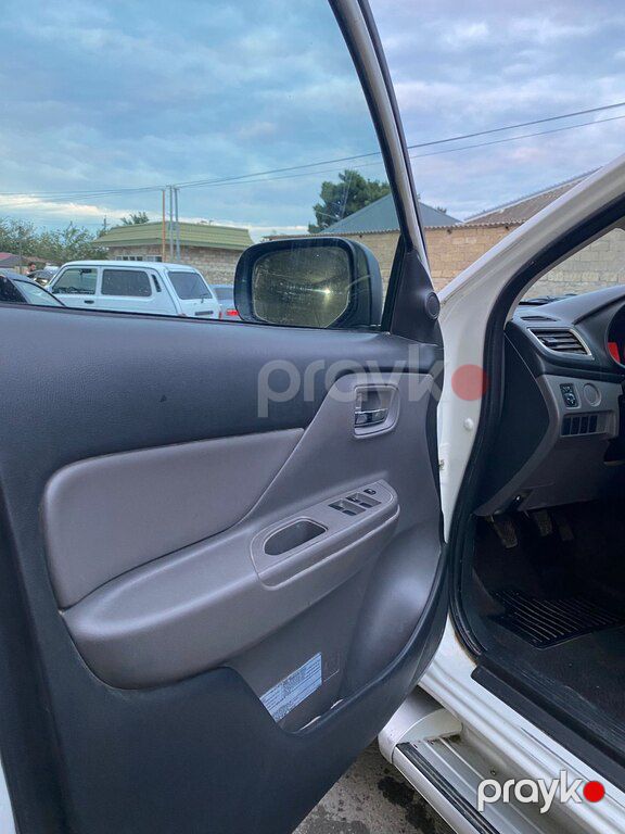 Mitsubishi L200, 2.5 L, 2017 il, 240 000 km — Avtomobillər, Bakı (10)