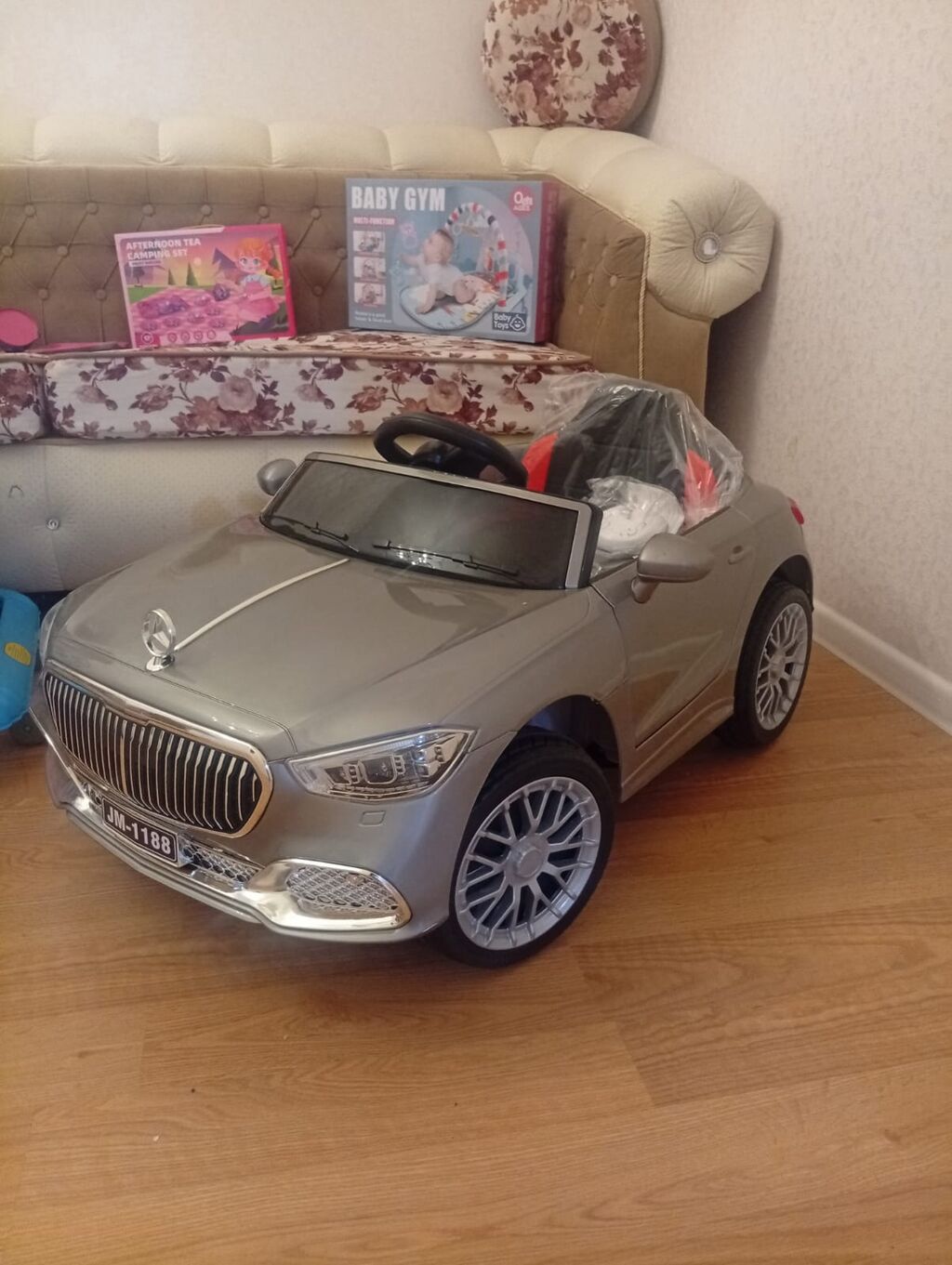Gülü3690 Uşaq maşını yenidir uşaq sürmür deyə satılır.310₼ alınıb — Uşaq avtomobilləri, Xırdalan (4)