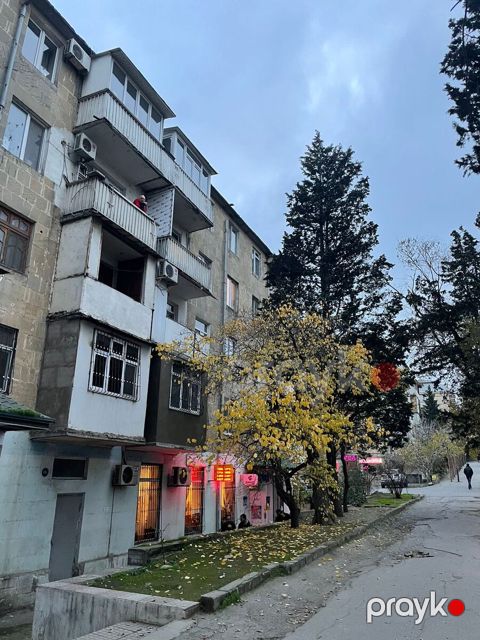 Satılır 2 otaqlı köhnə tikili 65 m²