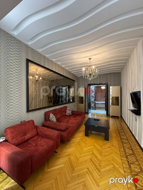 Satılır 2 otaqlı köhnə tikili 60 m²
