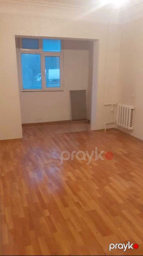 Satılır 2 otaqlı köhnə tikili 65 m² — Bakı