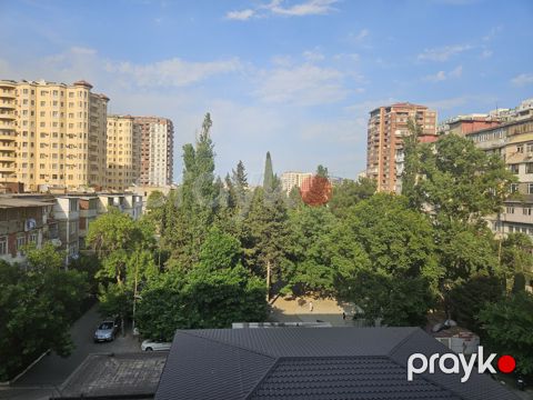 Satılır 3 otaqlı köhnə tikili 85 m² — Bakı