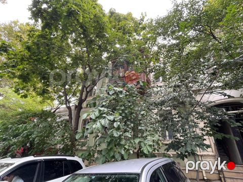 Satılır 3 otaqlı köhnə tikili 80 m² — Bakı