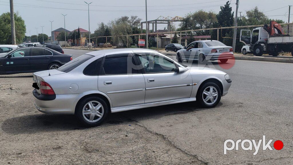 Opel Vectra, 1.8 L, 1997 il, 250 000 km — Avtomobillər, Sumqayıt (3)