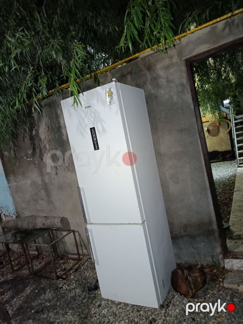 Whirlpool soyuducu (aşağıda dondurucu bölmə) - Brend: Whirlpool — Digah