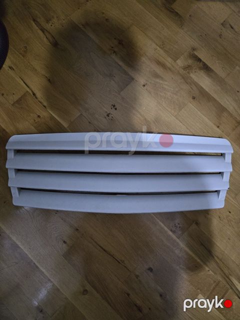 Mercedes-Benz W202 radiator barmaqlığı — Bakı
