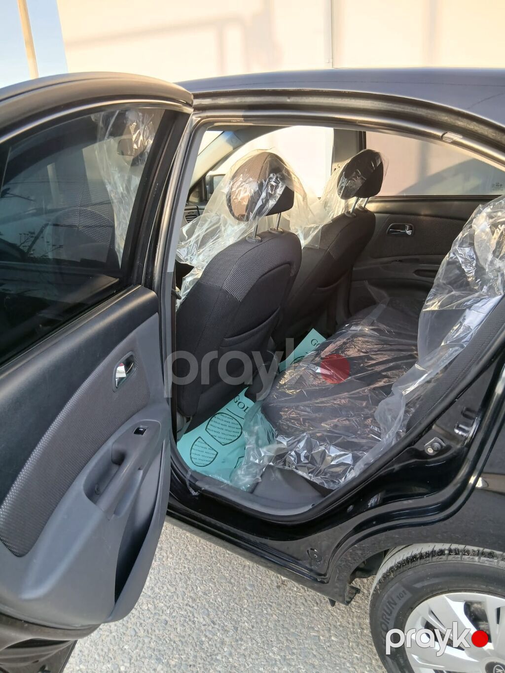 Kia Rio CRDi, qara rəng, hetçbek .maşin arxa sağ qapıdan başqa — Avtomobillər, Bakı (7)