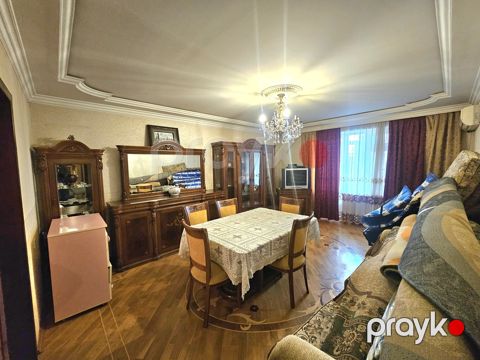 Satılır 2 otaqlı köhnə tikili 70 m² — Bakı