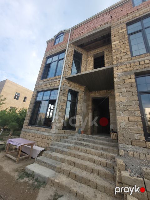 Satılır 5 otaqlı həyət evi/bağ evi 420 m² — Bakı