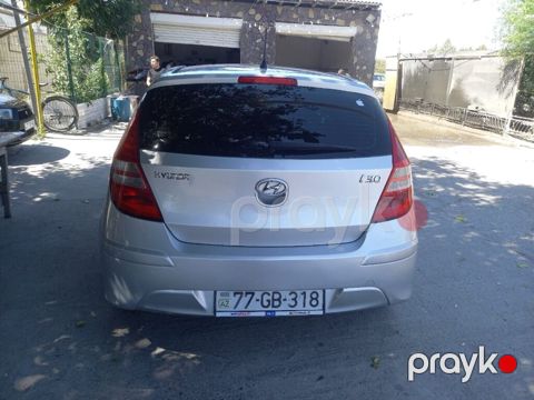 Hyundai i30 hatchback - Kuzov: 5 qapılı hatchback, gümüşü rəng