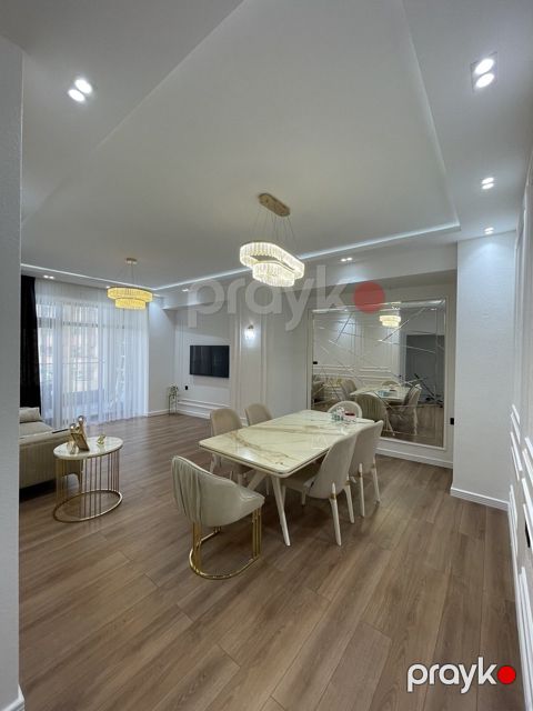İcarəyə verilir 3 otaqlı yeni tikili 150 m²