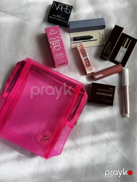 Brend kosmetika seti + çanta Məzmun: - Too Faced “Kissing Jelly — Qobu