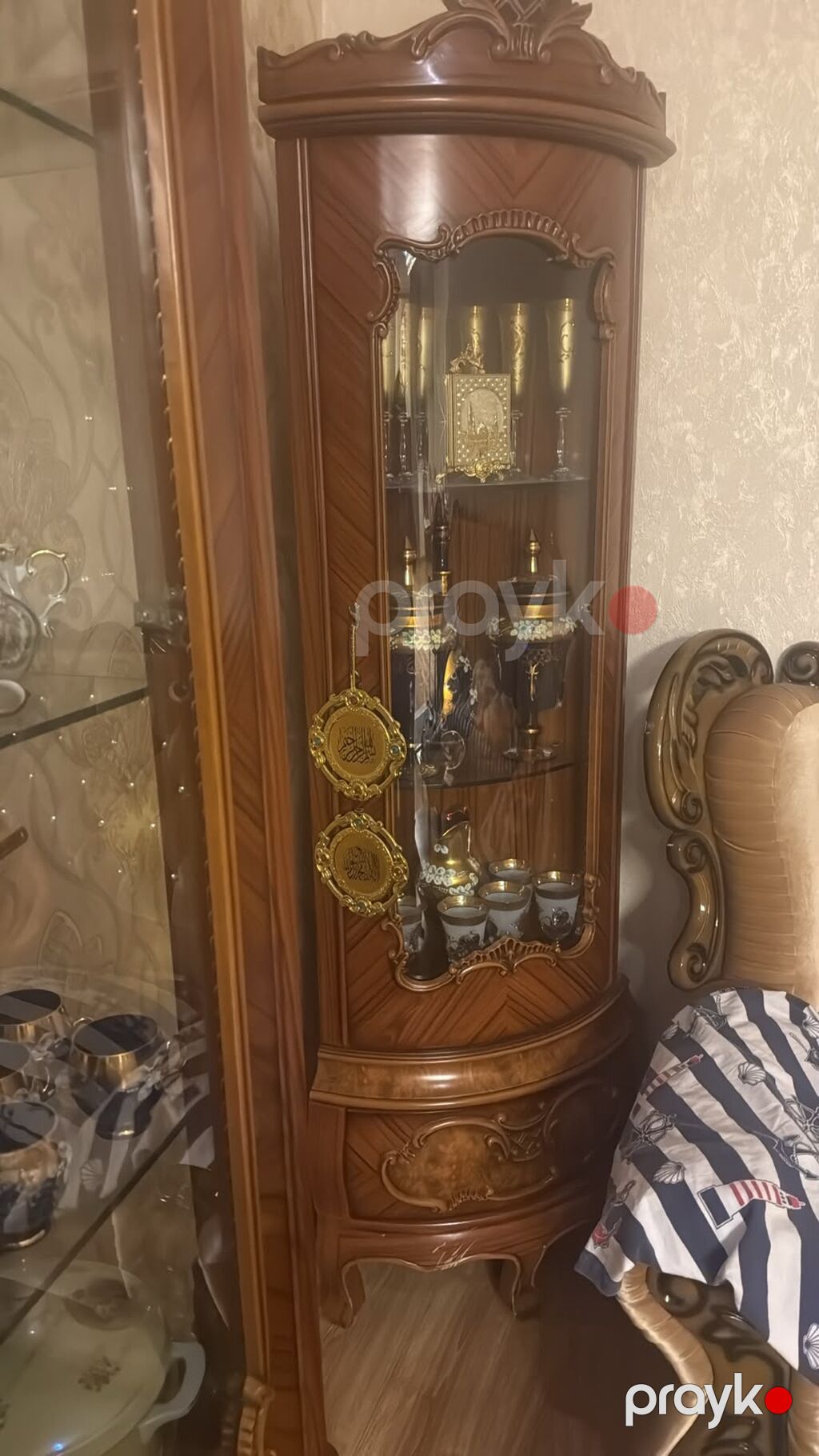 Klassik dizayna malik qonaq otağı mebel dəsti Tərkib: - Böyük güzgülü — Qonaq otağı üçün, Bakı (3)