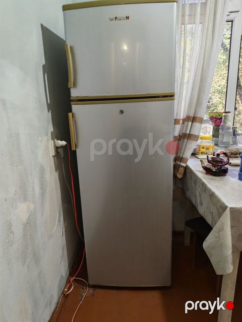 Fresh markalı iki qapılı soyuducu - Üst hissədə dondurucu bölmə, alt — Sumqayıt