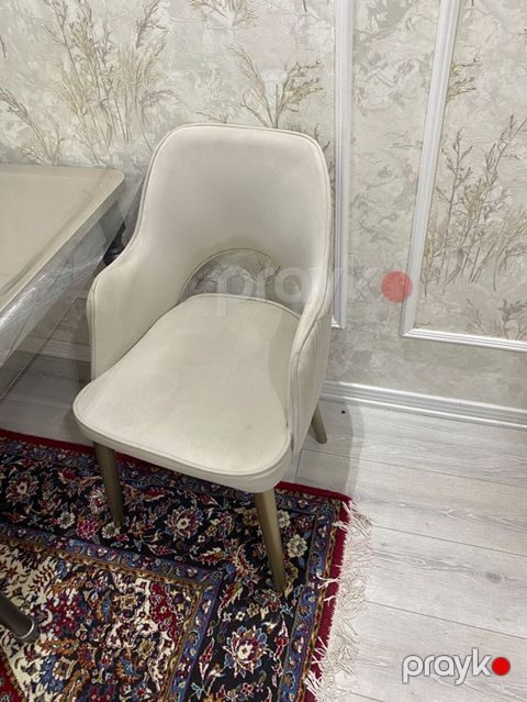 Yemək otağı üçün dizayn kreslosu - Rəng: açıq bej/krem - Material — Bakı