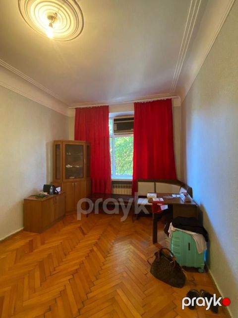 Satılır 1 otaqlı köhnə tikili 35 m² — Bakı