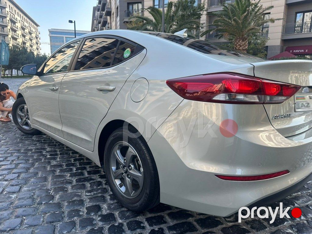 Hyundai Avante, 1.6 L, 2016 il, 137 000 km — Avtomobillər, Bakı (8)