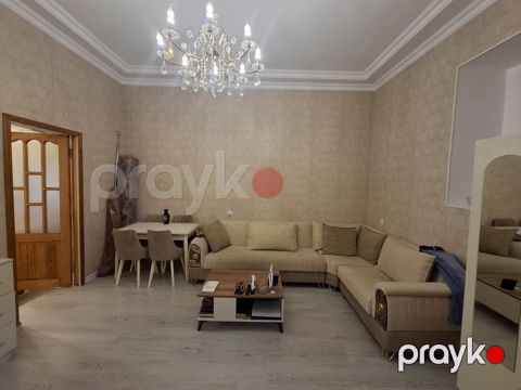 Satılır 2 otaqlı köhnə tikili 70 m² — Bakı
