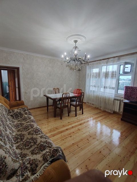 İcarəyə verilir 4 otaqlı köhnə tikili 110 m² — Bakı