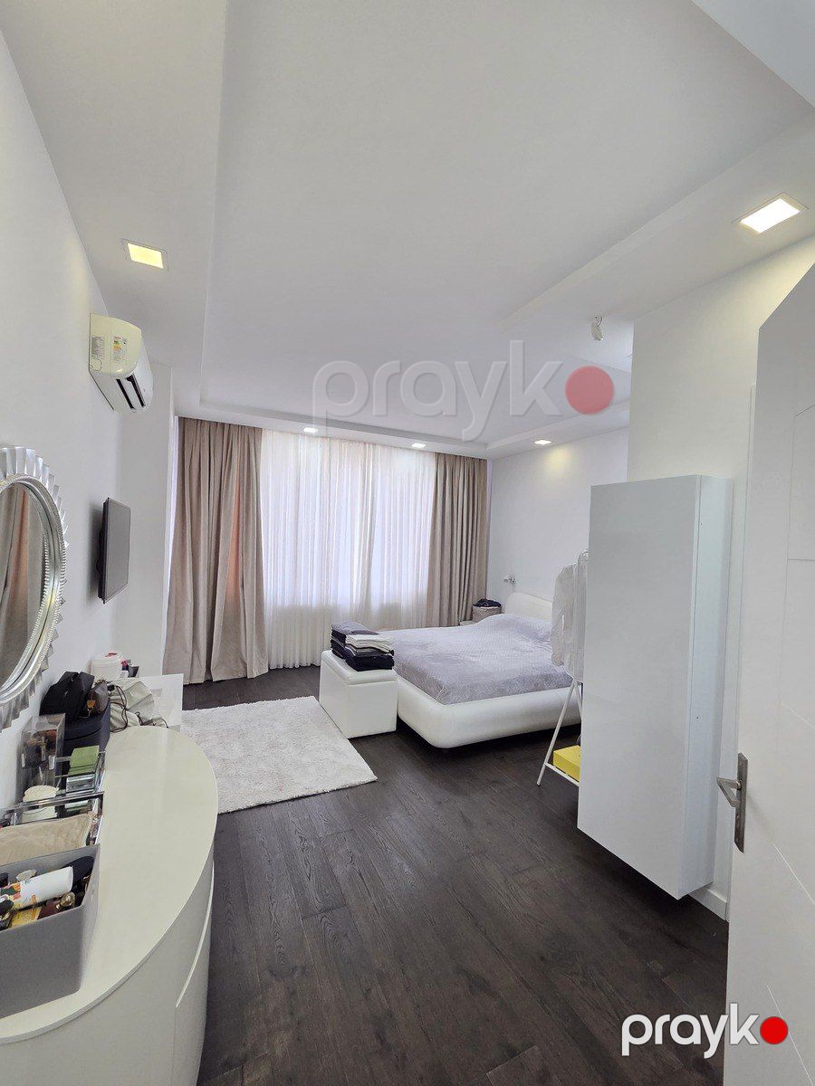 Satılır 4 otaqlı yeni tikili 200 m² — Mənzil, Bakı (11)