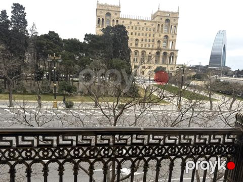 Satılır 4 otaqlı köhnə tikili 120 m² — Bakı