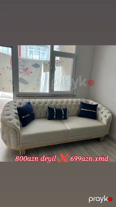 Klassik dizayna malik üç nəfərlik divan. Xüsusiyyətlər: - Rəng: açıq — Bakı