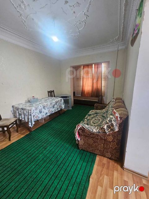 Satılır 2 otaqlı köhnə tikili 65 m² — Bakı