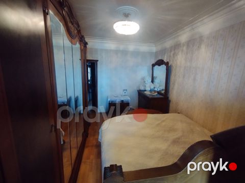 Satılır 4 otaqlı köhnə tikili 90 m²