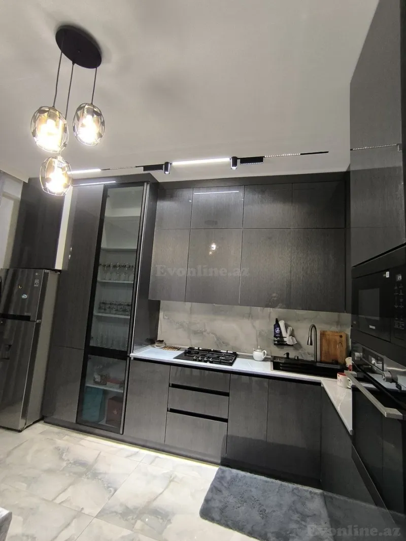 Satılır 3 otaqlı Mənzil Yeni tikili 135 m² Bakı, Yasamal r., Yeni Yasamal — Mənzil, Bakı (2)