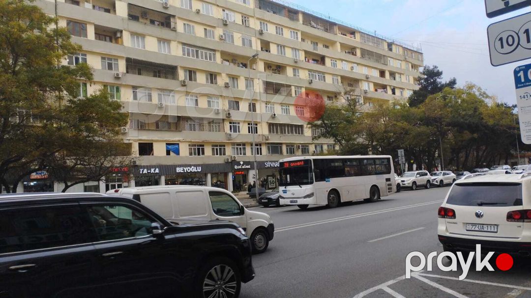 Satılır 4 otaqlı köhnə tikili 105 m² — Mənzil, Bakı (2)
