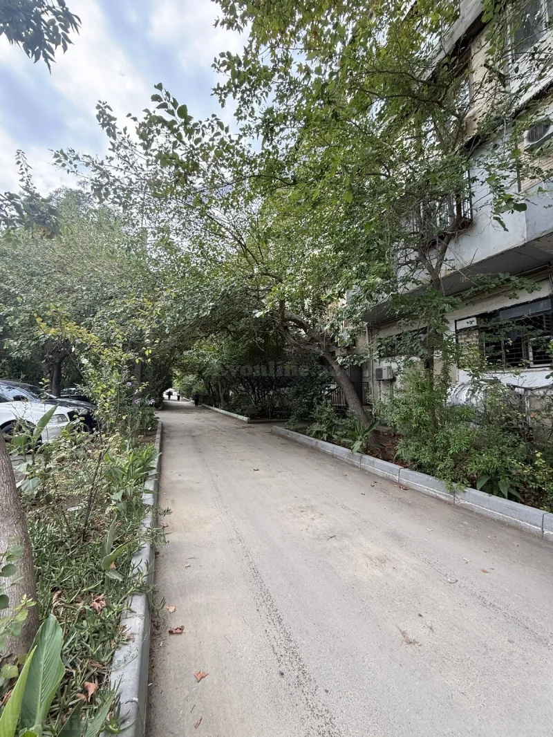 Satılır 3 otaqlı Mənzil Köhnə tikili 85 m² Bakı, Nizami r., Xalqlar Dostluğu m., 8-ci kilometr — Bakı