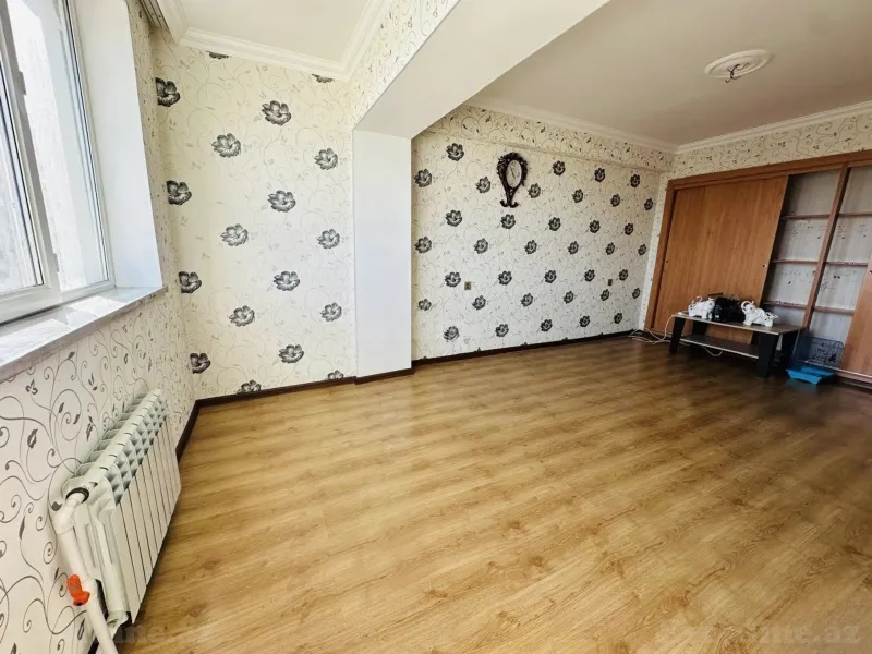 Satılır 2 otaqlı Mənzil Köhnə tikili 72 m² Bakı, Binəqədi r., Azadlıq prospekti m., 8-ci mikrorayon — Mənzil, Bakı (4)
