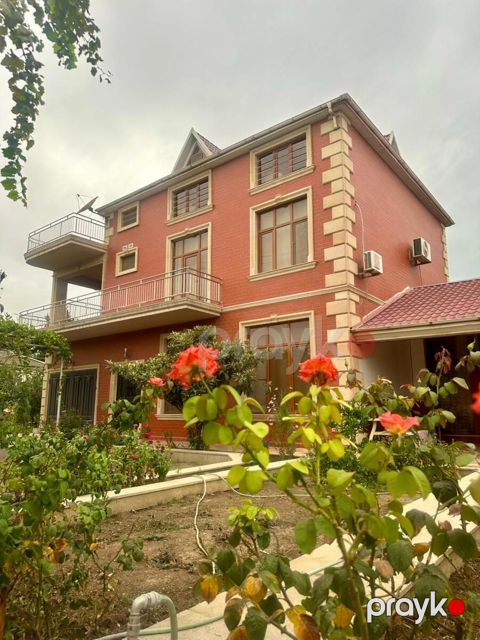 Satılır 7 otaqlı həyət evi/bağ evi 335 m² — Bakı