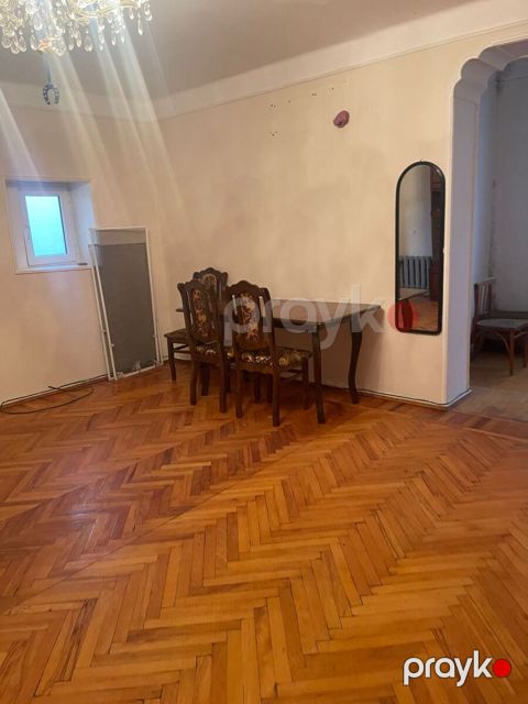 Satılır 2 otaqlı köhnə tikili 59 m² — Bakı