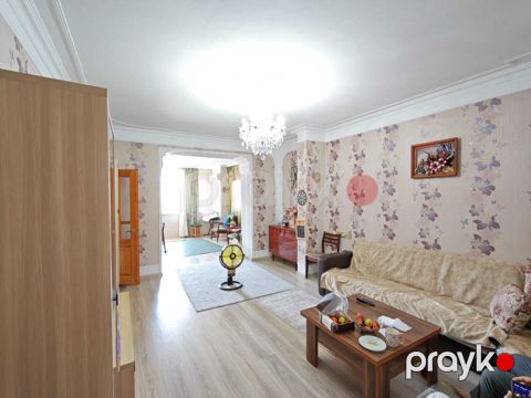Satılır 3 otaqlı köhnə tikili 75 m² — Bakı
