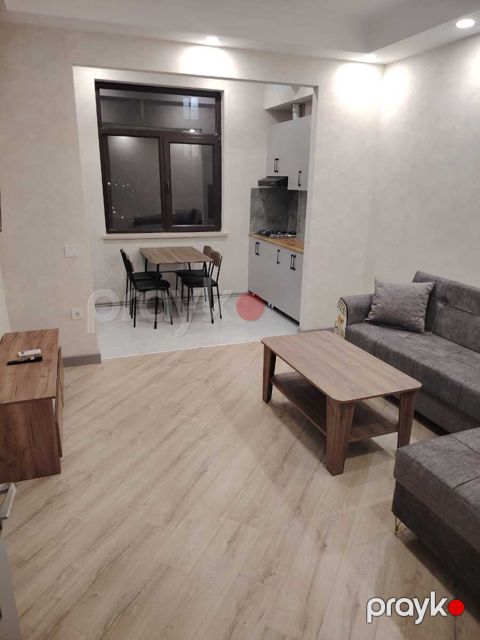 İcarəyə verilir 2 otaqlı köhnə tikili 65 m²