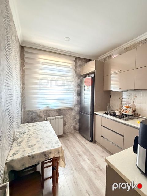 Satılır 2 otaqlı köhnə tikili 62 m² — Bakı