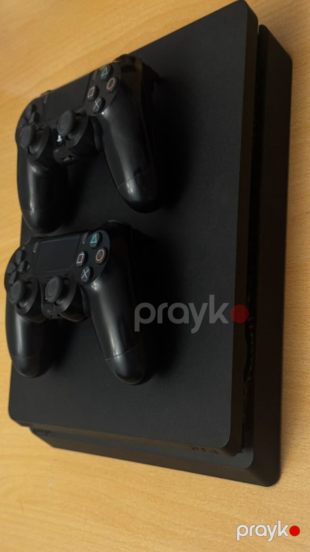 Playstation 4 Slim 1TB İdeal vəziyyətdə 2 original dualshock yanında — Oyun konsolları, Bakı (3)